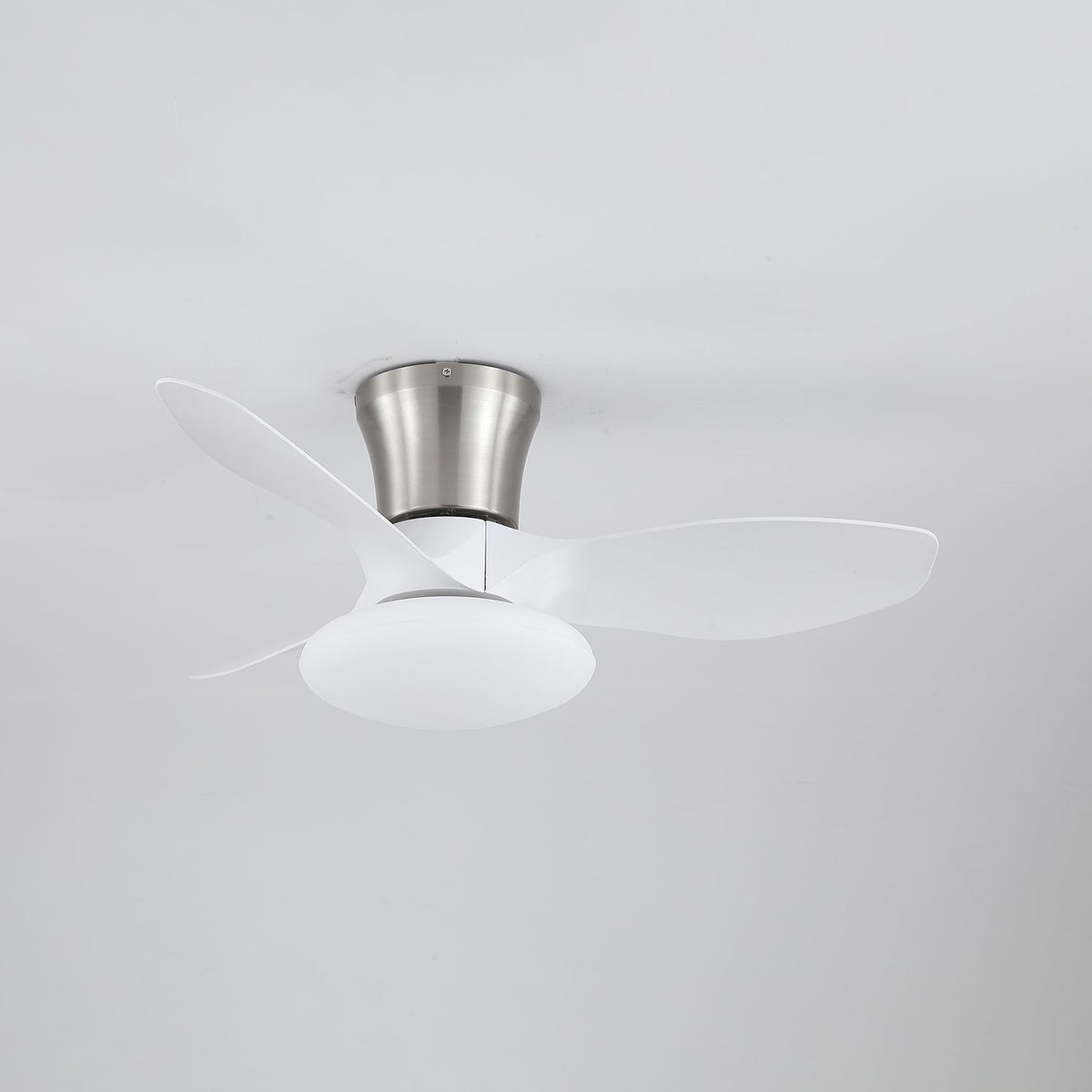 Moderner Design Deckenventilator mit LED-Beleuchtung | Holzflügel | Sansoti