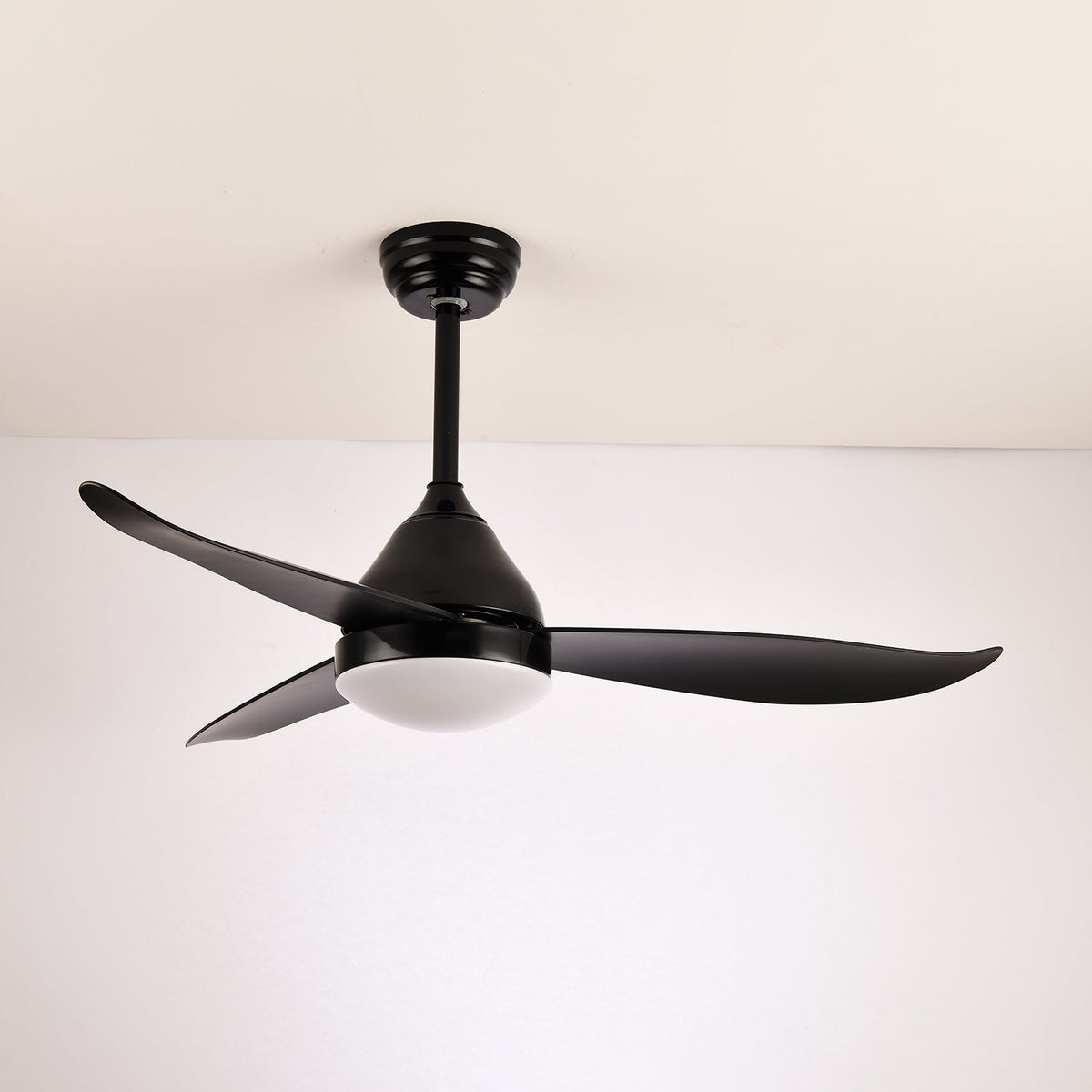 Modern Ceiling Fan Fia with Lighting 3 Speeds Remote Control ø106 cm Black White Wood Color | Sansoti
