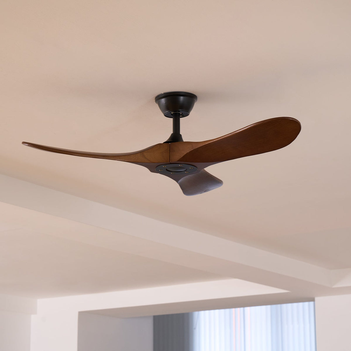 Deckenventilator Holz Walnuss ∅106/132cm 6 Geschwindigkeiten Leiser Motor Verstellbare Aufhängehöhe Wohnzimmer | Sansoti