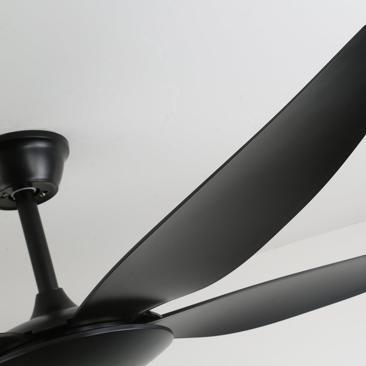 Minimalist Ceiling Fan with Lighting Ø132 cm — 6 Speeds & Remote Control | Sansoti