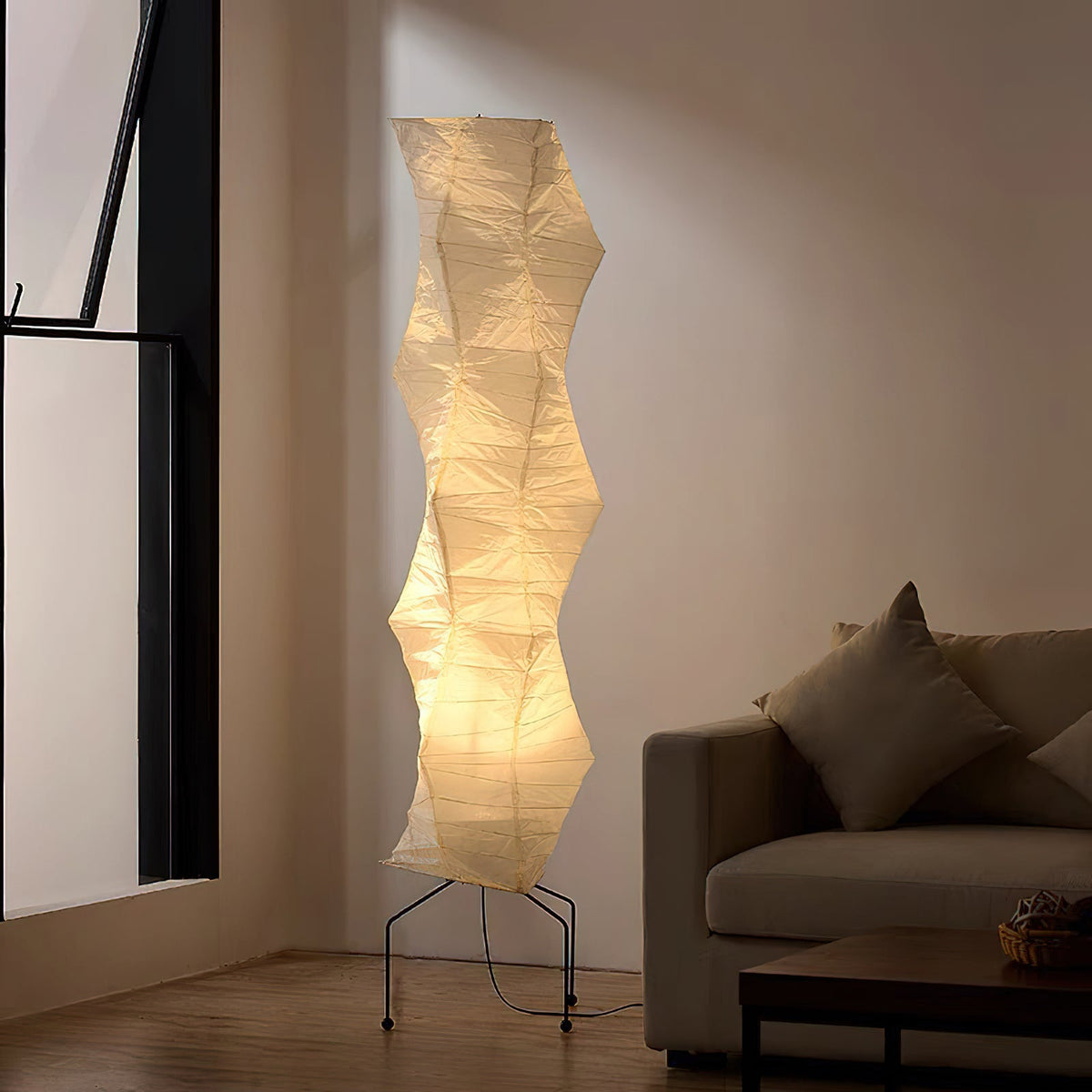 Lampadaire japonais Washi Centipede 190 cm fer noir fait main papier mûrier éclairage d’ambiance design Gifu 1951 | Sansoti