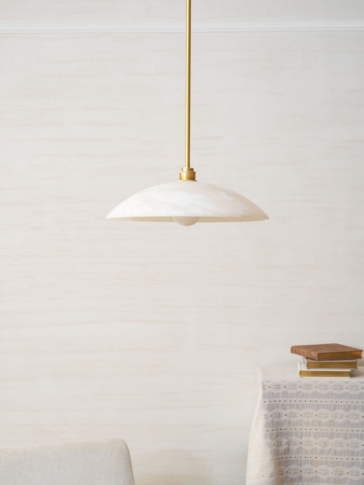 Koepelvormige Hanglamp Albast met Koperen Fitting – Ø30cm & Ø40cm – Natuursteen – Warme Uitstraling Eetkamer Keuken Woonkamer | Sansoti