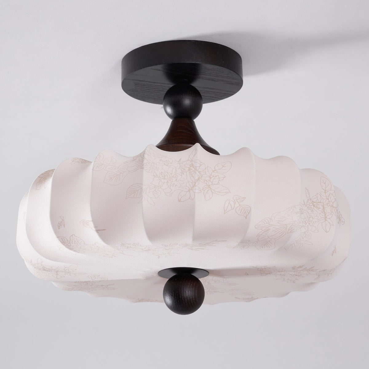 Anela Plafondlamp Walnoot met Beige Gevlochten Kap – Retro Scandinavische Hanglamp met Geïntegreerde LED – Dimbare Plafondverlichting | Sansoti
