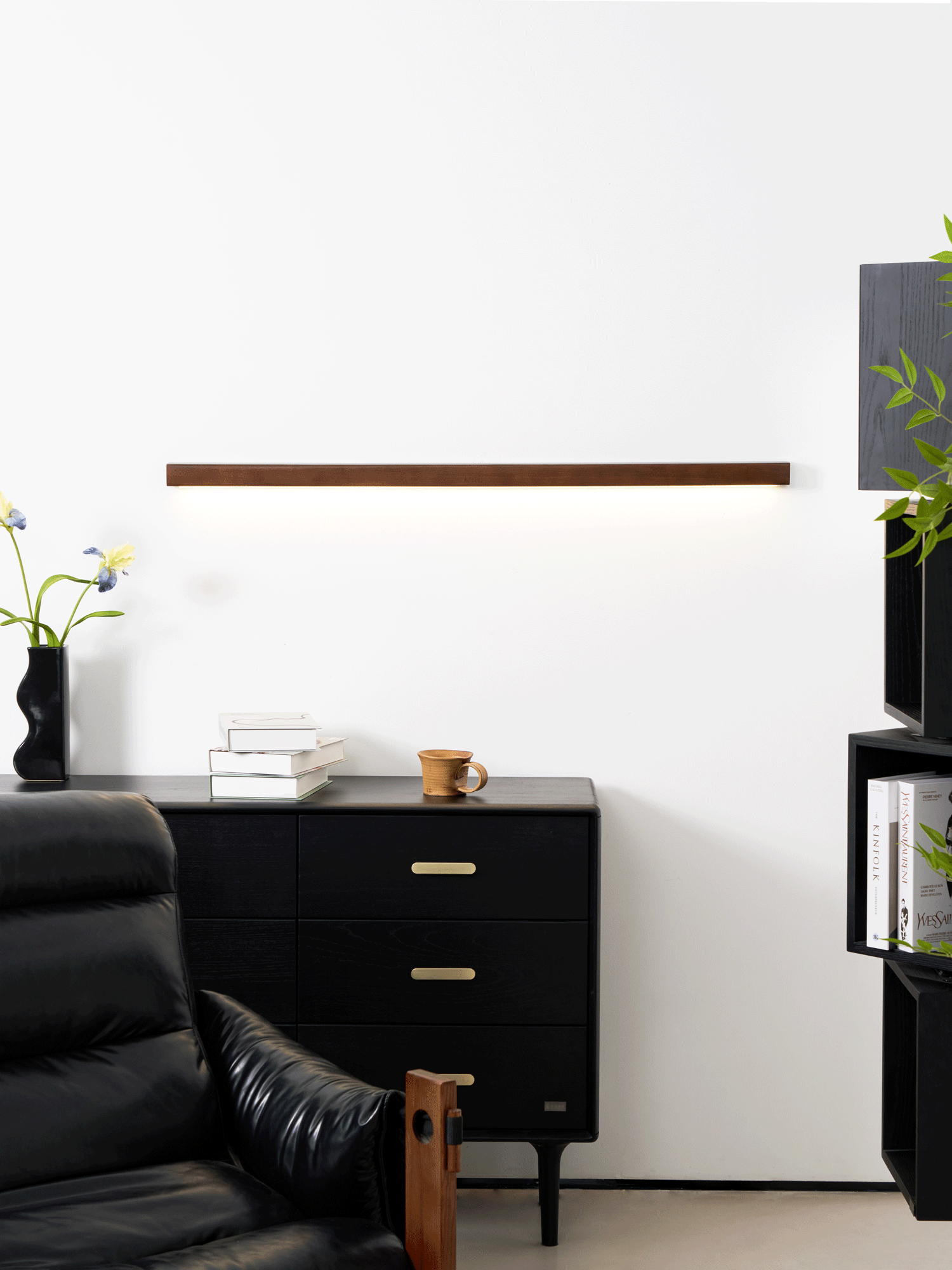 Holzwandlampe mit linearem Design, LED-Beleuchtung für Flur und Schlafzimmer, modern, minimalistisch, skandinavisch | Sansoti