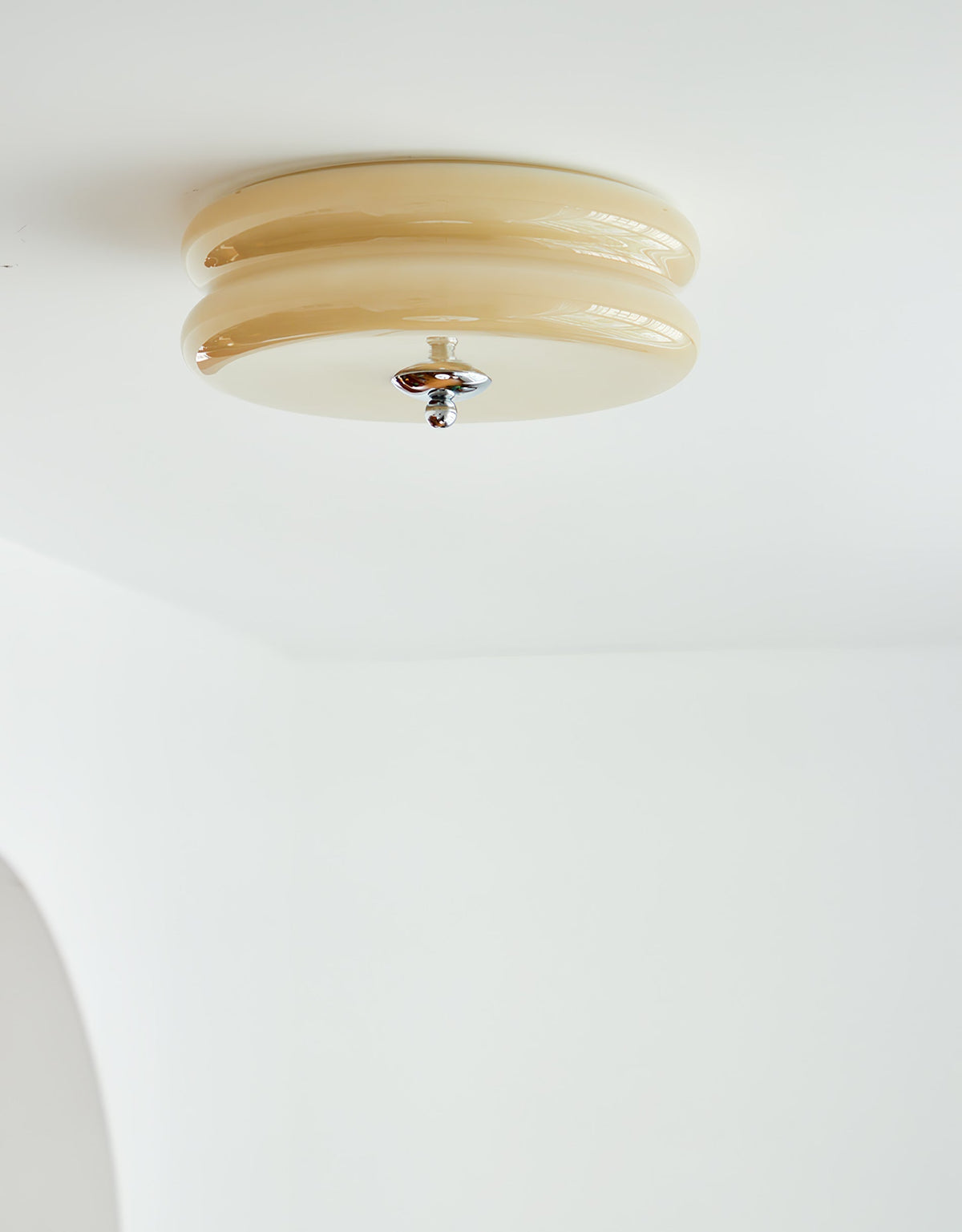 Art-Deco-Deckenleuchte mit geometrischem Design und warmem LED-Licht für stilvolle Interieurs | Sansoti