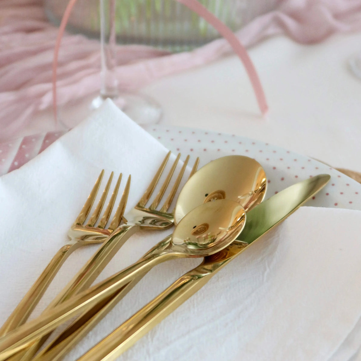 Bestekset 30-delig RVS 18/10 Goud Zwart Zilver Rosé Tafelbestek Modern Design Duurzaam Dagelijks Gebruik | Sansoti