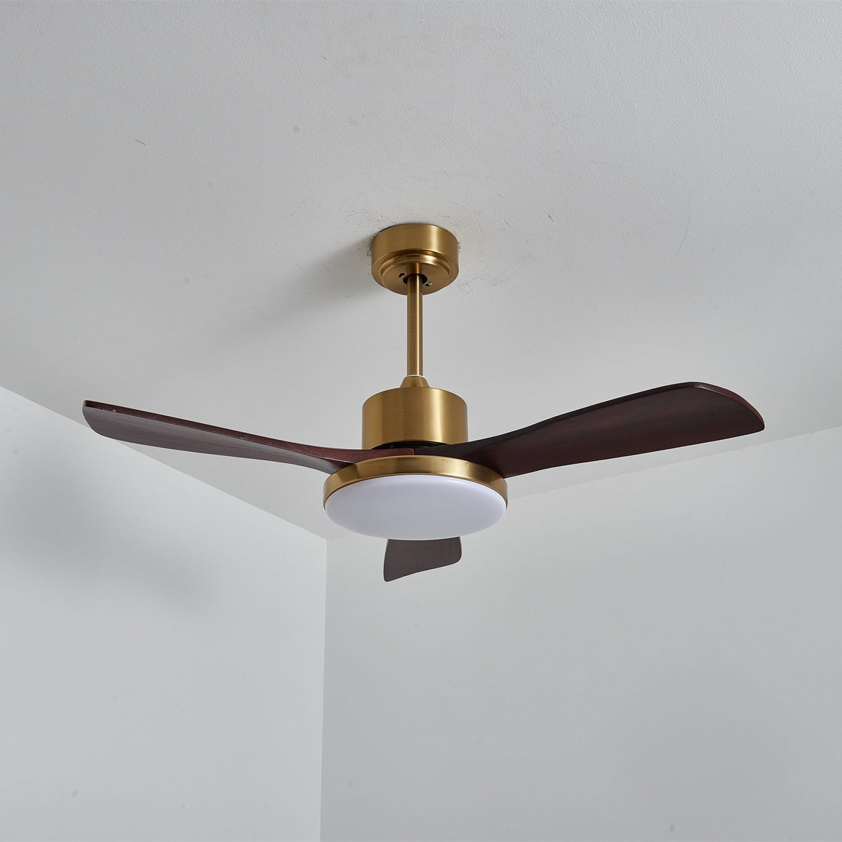 Moderner Deckenventilator mit Beleuchtung – Holzblätter & Fernbedienung | Sansoti