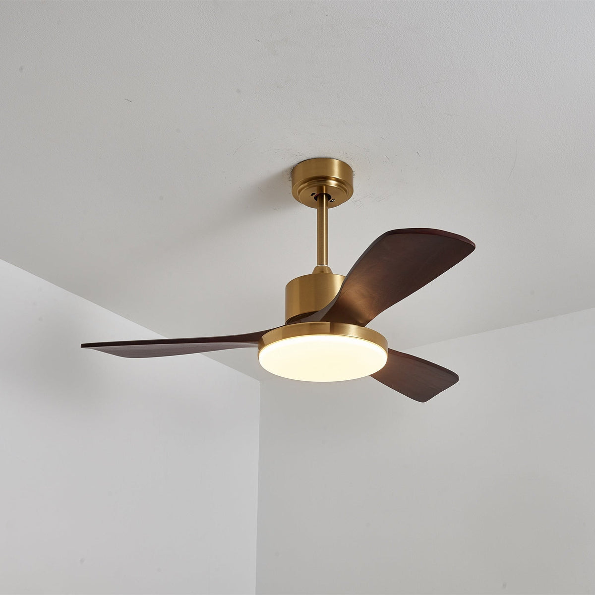 Moderner Deckenventilator mit Beleuchtung – Holzblätter & Fernbedienung | Sansoti