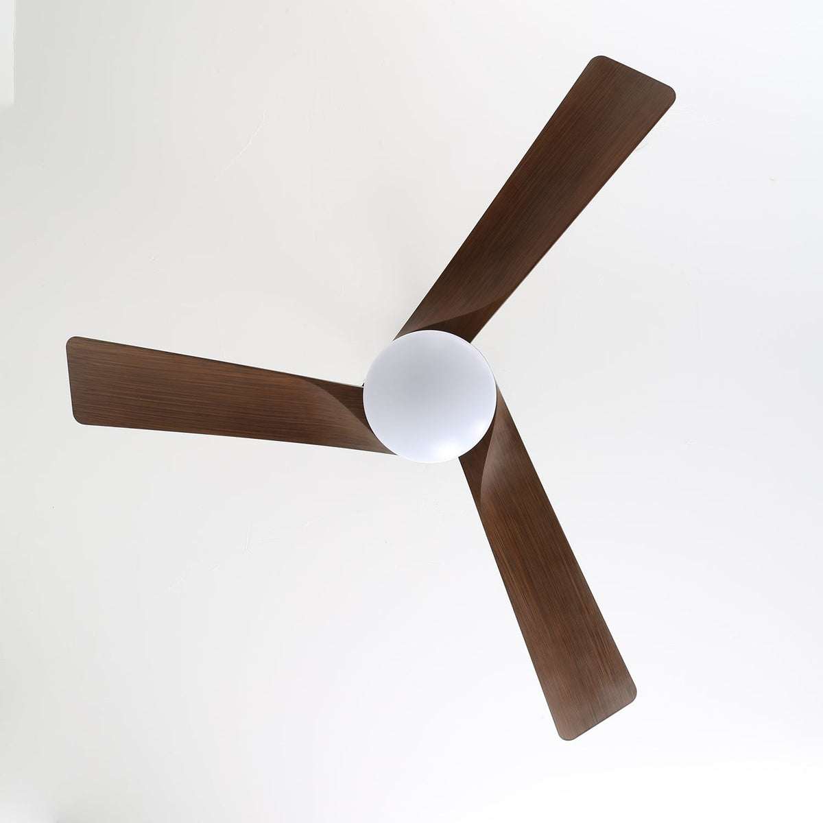 Moderner Deckenventilator mit Beleuchtung – Ø132cm Designventilator aus Holz & Metall mit LED-Lampe | Sansoti