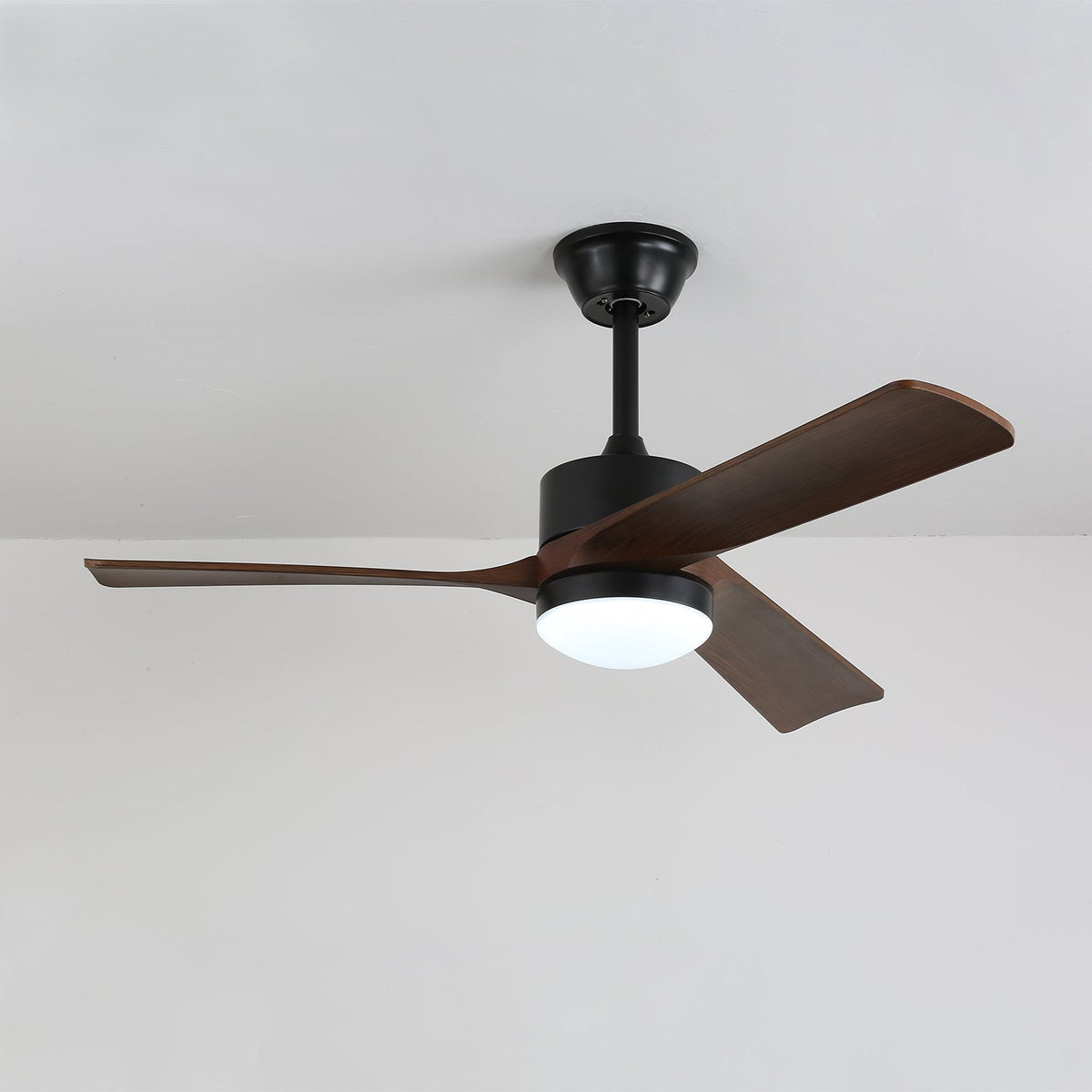 Moderner Deckenventilator mit Beleuchtung – Ø132cm Designventilator aus Holz & Metall mit LED-Lampe | Sansoti