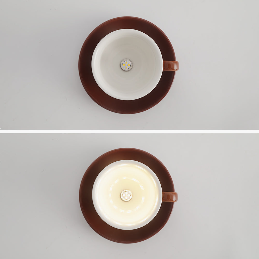 Plafonnier en céramique au design tasse à café, éclairage LED, installation lumineuse ludique pour le salon ou la chambre | Sansoti