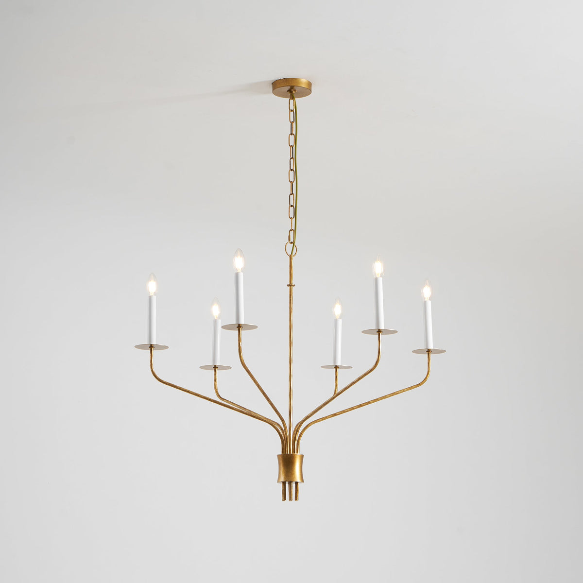 Minimalistische Kroonluchter met Slanke Armen en Kaarsvormige Fittingen – Moderne Design Hanglamp in Messing, Zwart of Nikkel | Sansoti