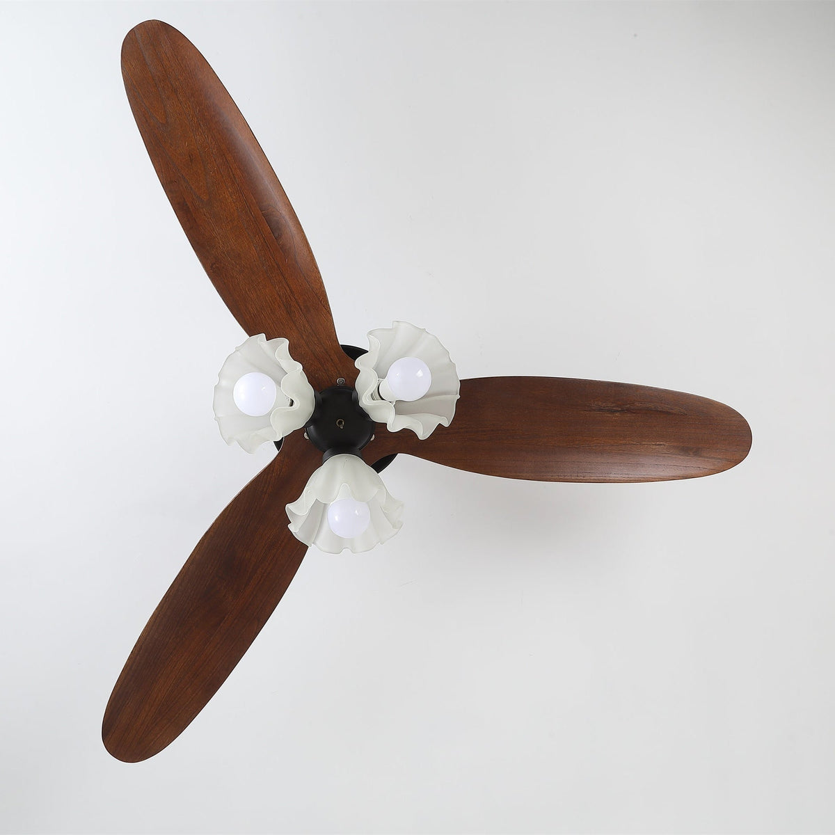 Deckenventilator mit Beleuchtung – Skandinavischer Ventilator mit Lampe – Holzblätter und LED-Beleuchtung | Sansoti