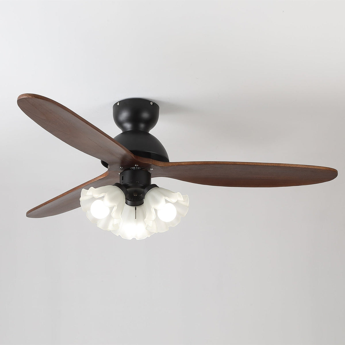 Deckenventilator mit Beleuchtung – Skandinavischer Ventilator mit Lampe – Holzblätter und LED-Beleuchtung | Sansoti