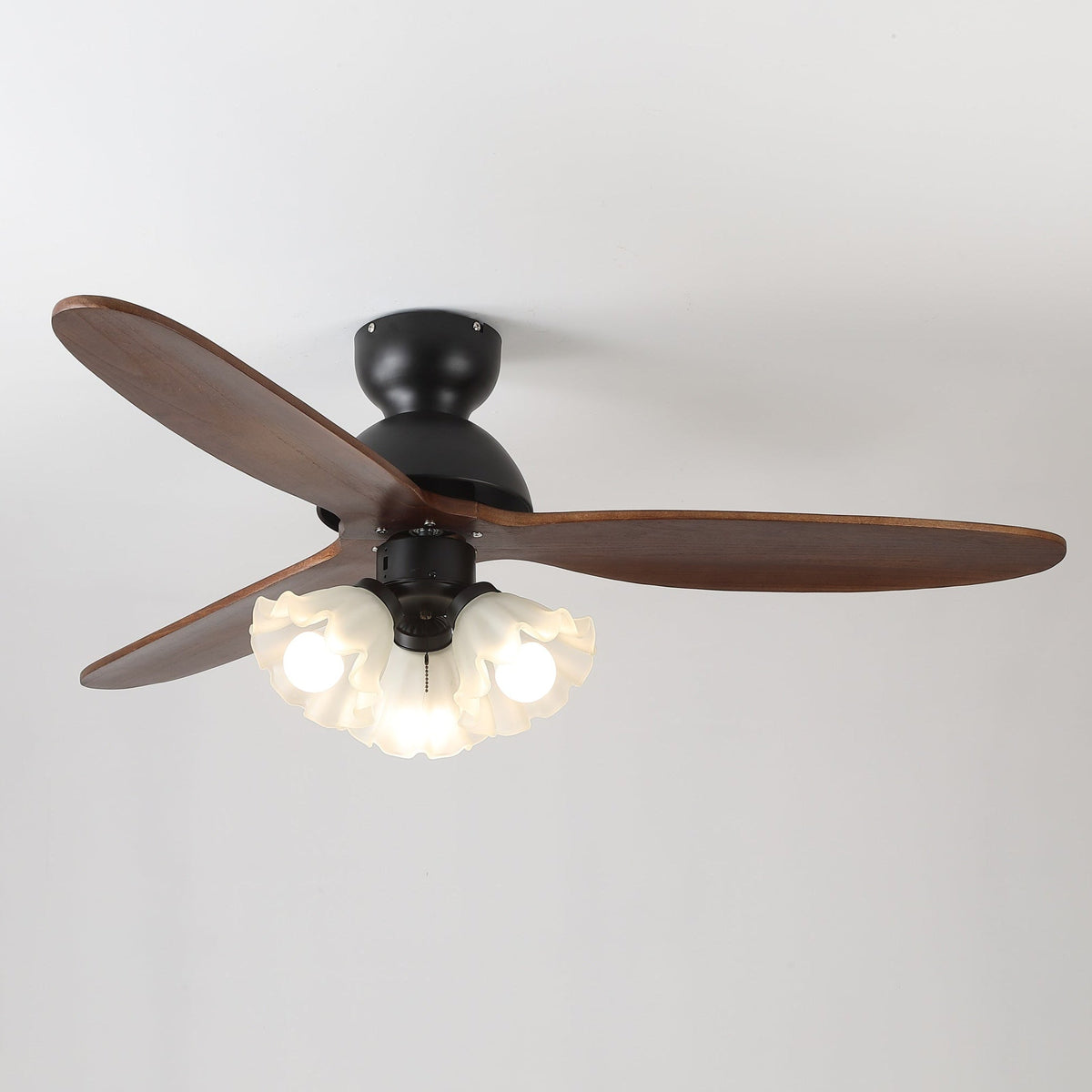 Deckenventilator mit Beleuchtung – Skandinavischer Ventilator mit Lampe – Holzblätter und LED-Beleuchtung | Sansoti