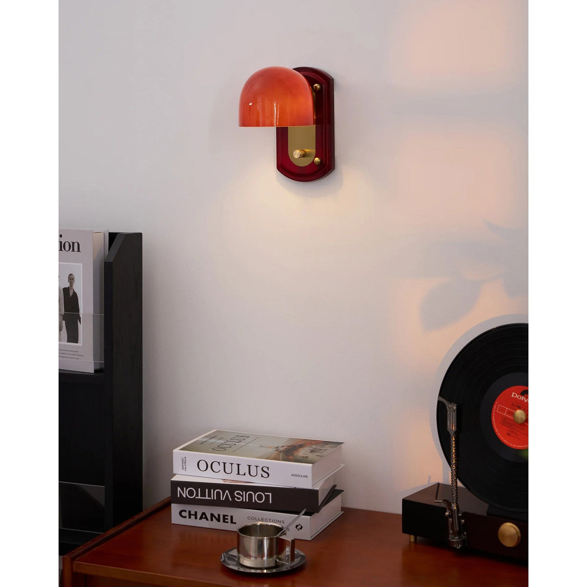 Vintage Wandleuchte mit rotem Glasschirm — Stimmungsvolle Retro-Beleuchtung für Wohnzimmer & Esszimmer | Sansoti