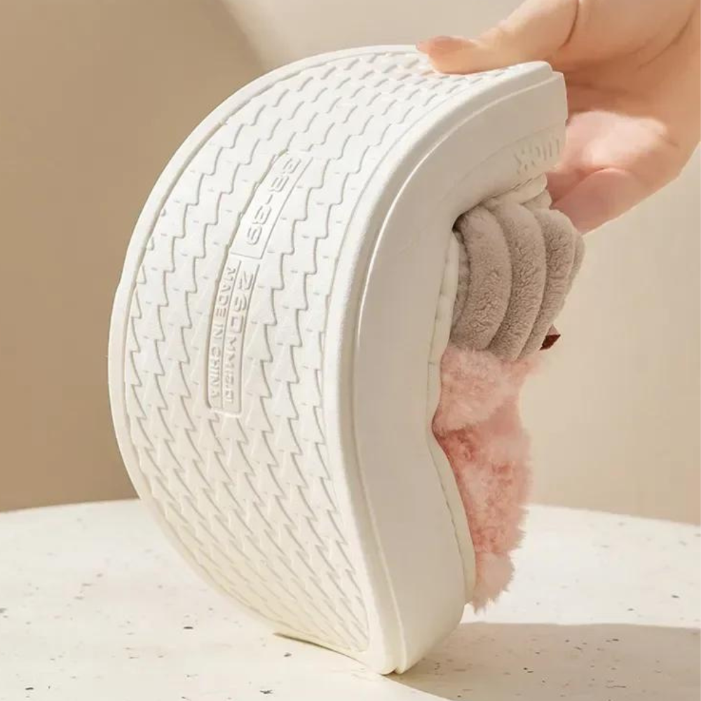 House Slippers with Warm Lining and Non-Slip Sole – Comfortable Indoor Slippers for Delightful Winter Evenings | Sansoti