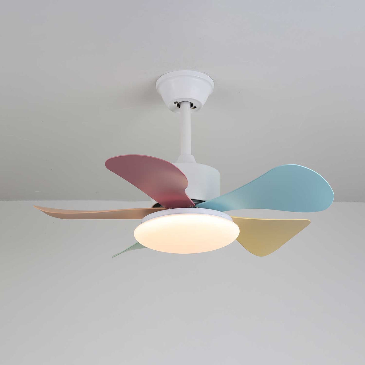 Deckenventilator mit farbigem Glaslicht – Ø76 cm dimmbar – 6 Geschwindigkeiten inkl. Fernbedienung – leiser Motor – modernes Design für Wohnzimmer und Schlafzimmer | Sansoti