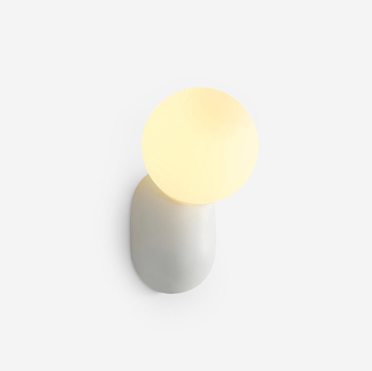 Szklana kula - lampa ścienna z żywicy, minimalistyczne oświetlenie do przedpokoju, łazienki, sypialni i salonu | Sansoti