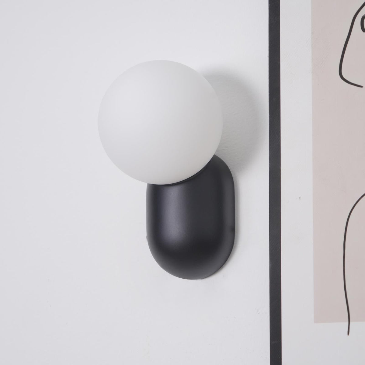 Glas-Kugelleuchte aus Harz - minimalistische Beleuchtung für Flur, Badezimmer, Schlafzimmer und Wohnzimmer | Sansoti