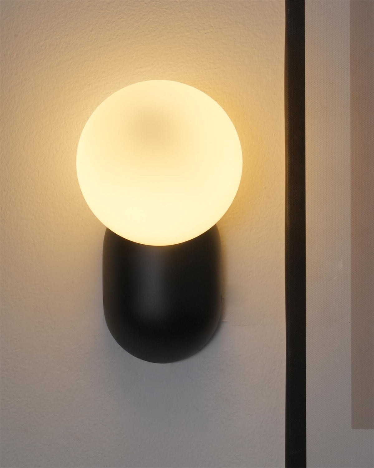 Glas-Kugelleuchte aus Harz - minimalistische Beleuchtung für Flur, Badezimmer, Schlafzimmer und Wohnzimmer | Sansoti