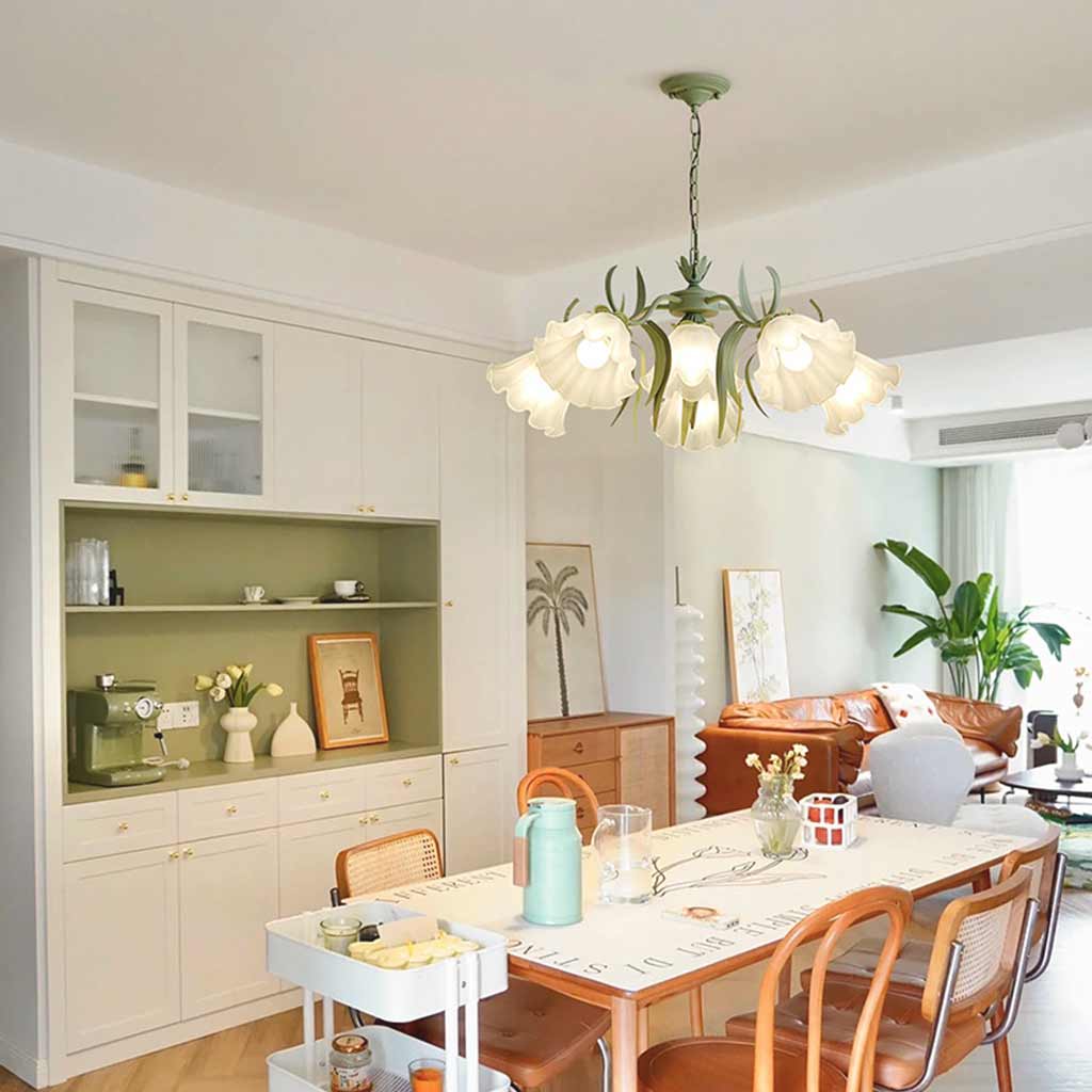 Kronleuchter aus Metall und Glas mit Maiglöckchenblüten, Grün und Weiß, Hängelampe, Esszimmer, Wohnzimmer, romantische Stimmungsbeleuchtung | Sansoti