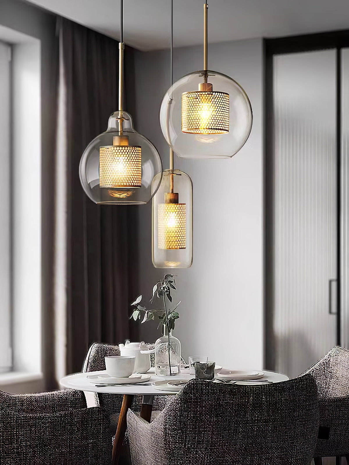 Glas-Hängelampe mit Metall-Gitterschirm Transparent Bernstein Schwarz Gold 20-30cm Skandinavisches Design Esszimmer Küche | Sansoti