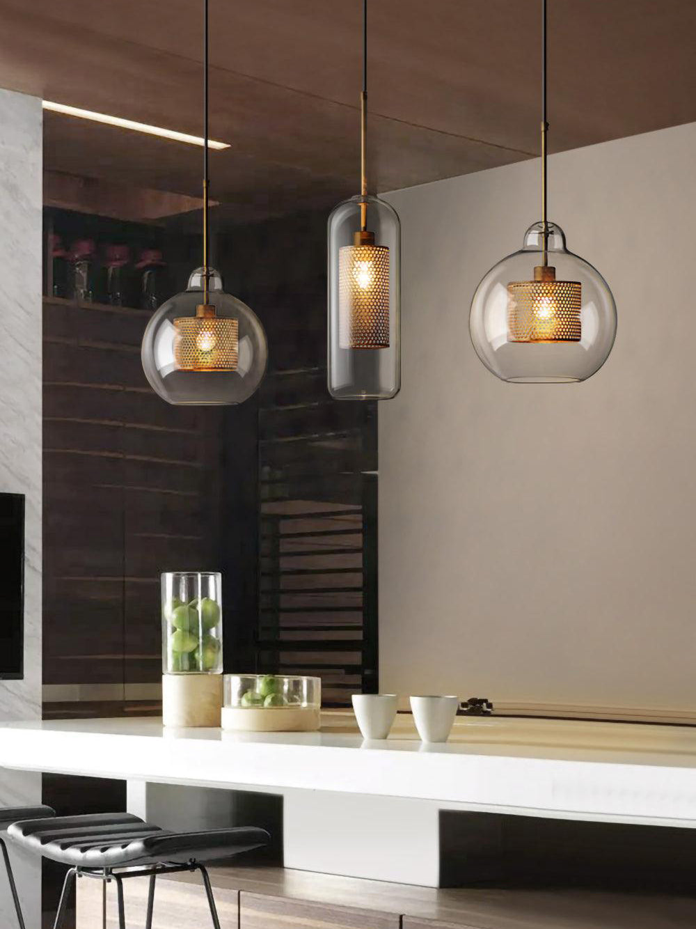 Glas-Hängelampe mit Metall-Gitterschirm Transparent Bernstein Schwarz Gold 20-30cm Skandinavisches Design Esszimmer Küche | Sansoti