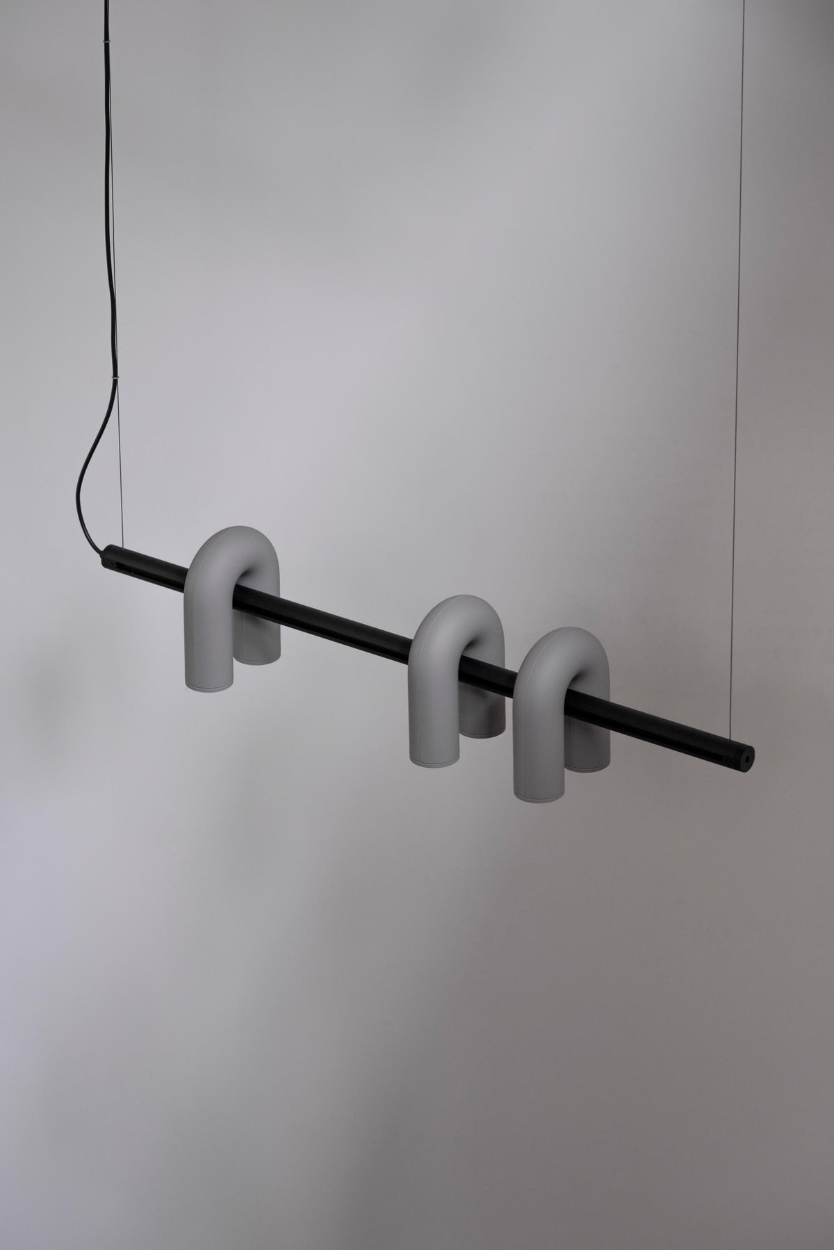 Modular Chandelier with U-Shaped Arms – Adjustable Design – Black, Gray, Orange or Blue – 3, 4, 6 or 8 Lights – Modern Statement Piece | Sansoti