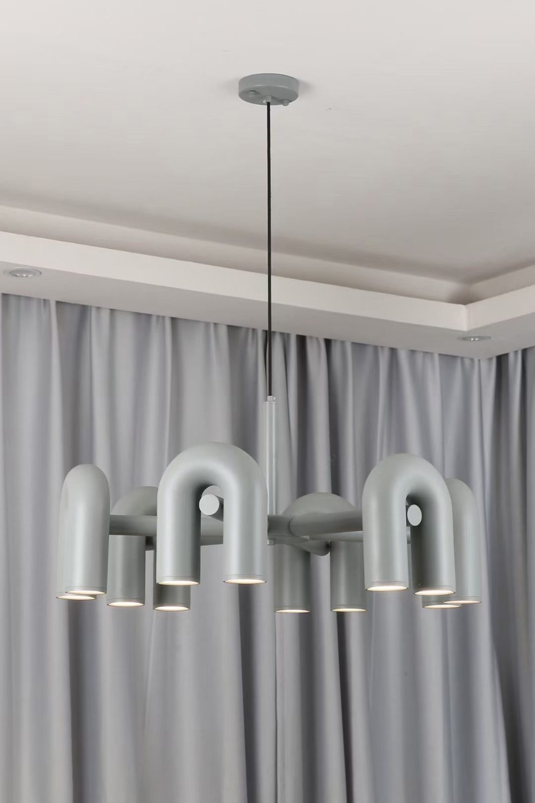 Modular Chandelier with U-Shaped Arms – Adjustable Design – Black, Gray, Orange or Blue – 3, 4, 6 or 8 Lights – Modern Statement Piece | Sansoti