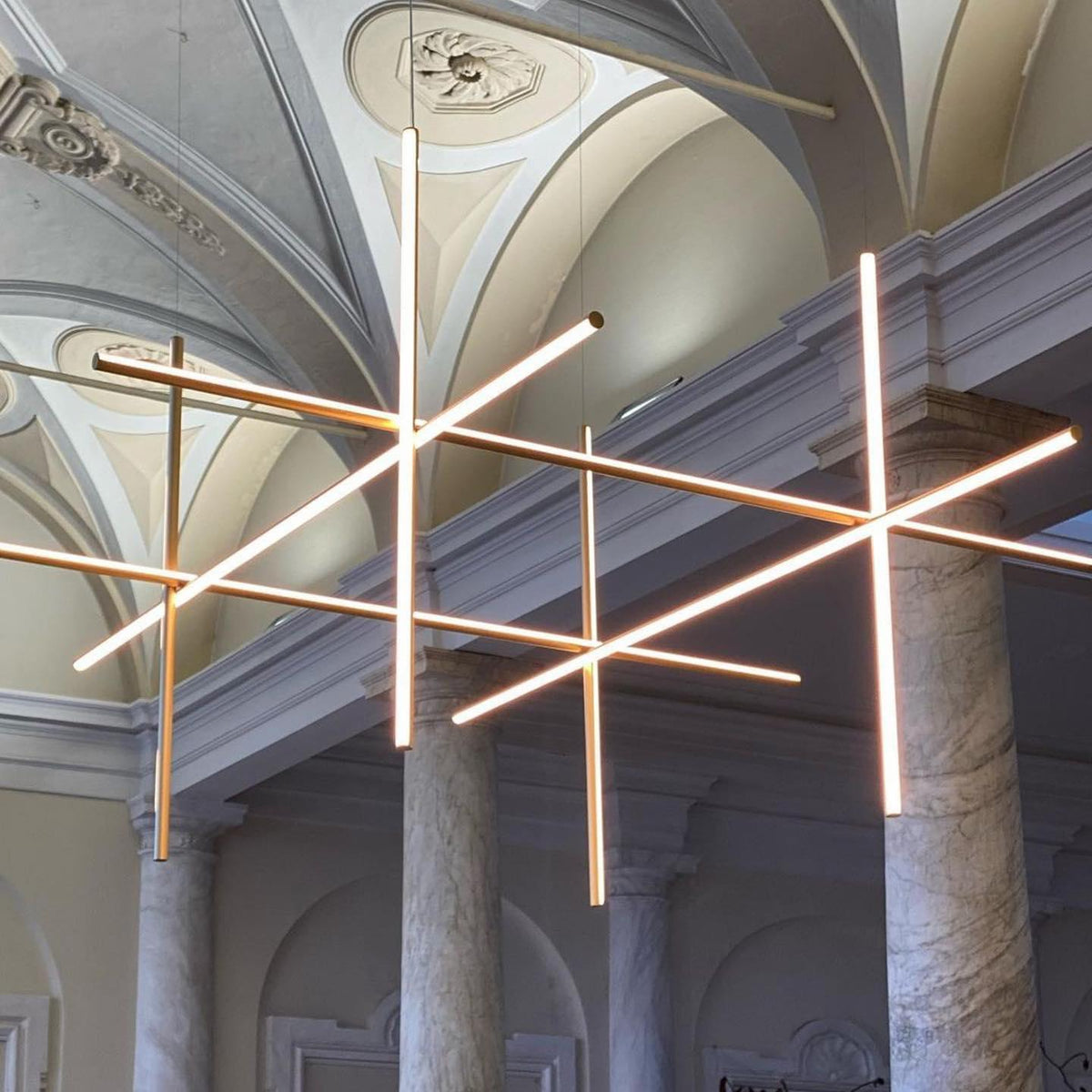 Lustre Gridline LED aluminium or noir salon salle à manger 3000K 4000K 6000K luminaire modulaire linéaire plafonnier | Sansoti