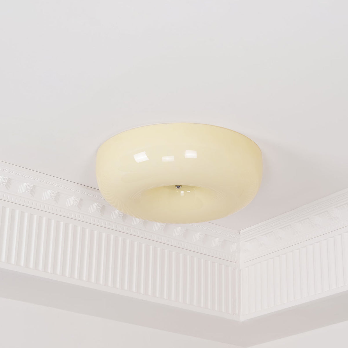 Deckenlampe Milchglas 32–46 cm | Glaskugel mit Silberakzent | Dimmbares Deckenlicht Warmweiß | Sansoti