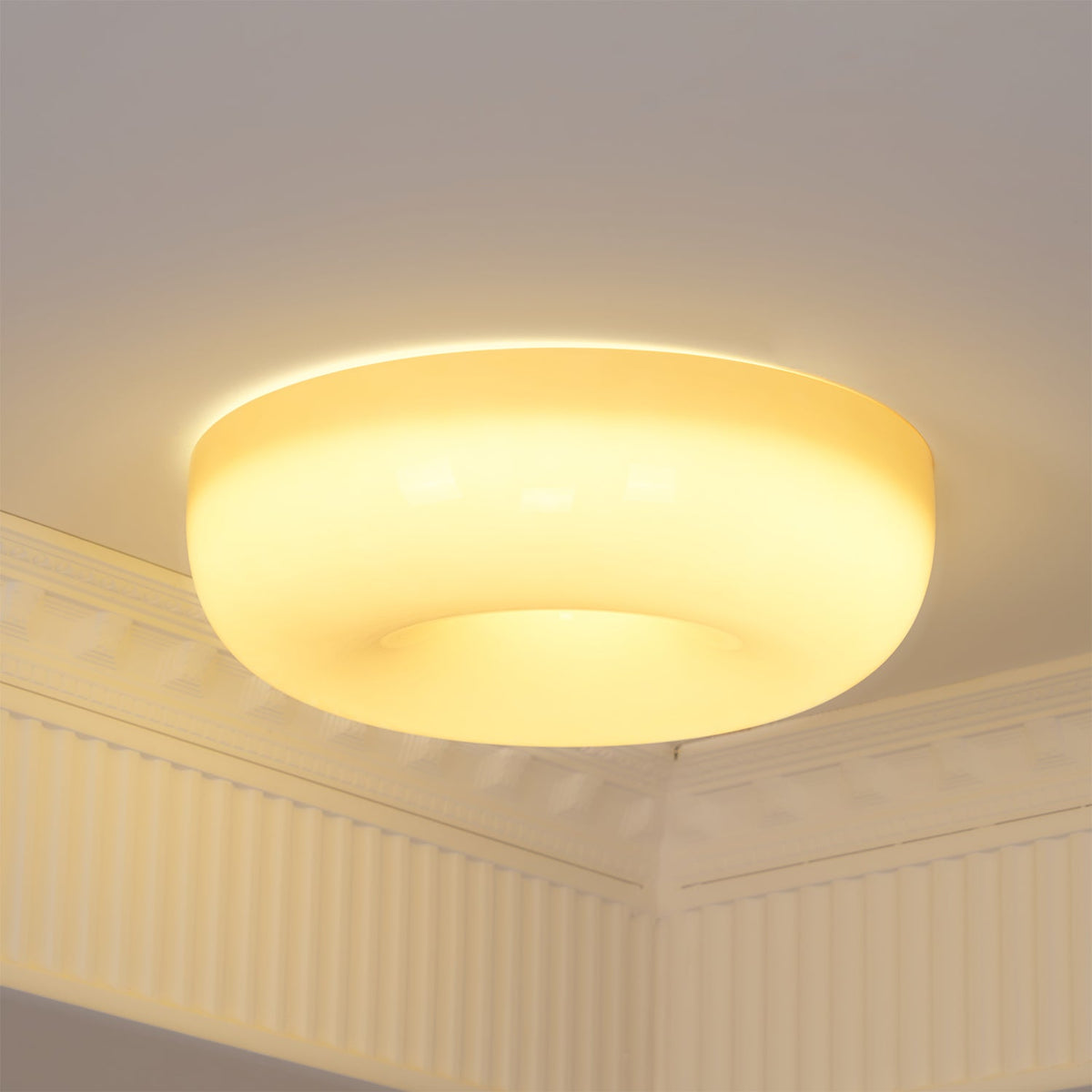 Glas-Deckenleuchte mit integrierter LED-Beleuchtung für moderne Wohn-, Schlaf- und Flurbereiche | Sansoti