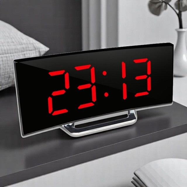 Digitale LED-Wecker mit gebogenem Display – Automatische Lichtsteuerung & großes Display | Sansoti