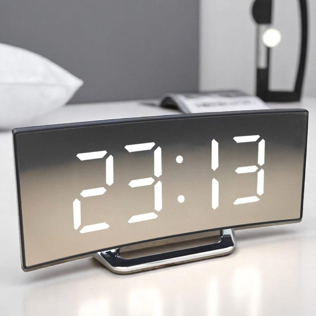 Digital LED alarm clock with curved display – Automatic light adjustment & large screen | Sansoti