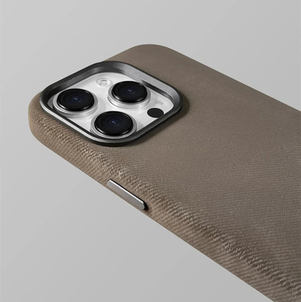 Polyester-iPhone-Hülle im Denim-Look für 13 bis 17, kabelloses Laden kompatibel, robuster Schutz | Sansoti