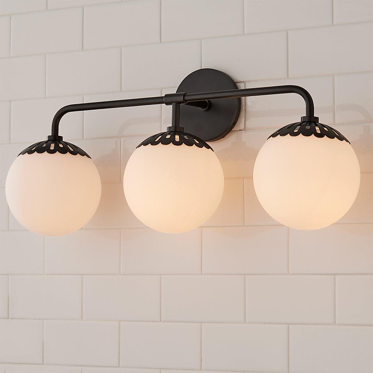 Art Deco Wall Lamp with Flower Shade and Glass Globe – Design Wall Lighting in Brass, Black, or Nickel for Living Room and Bathroom | Sansoti