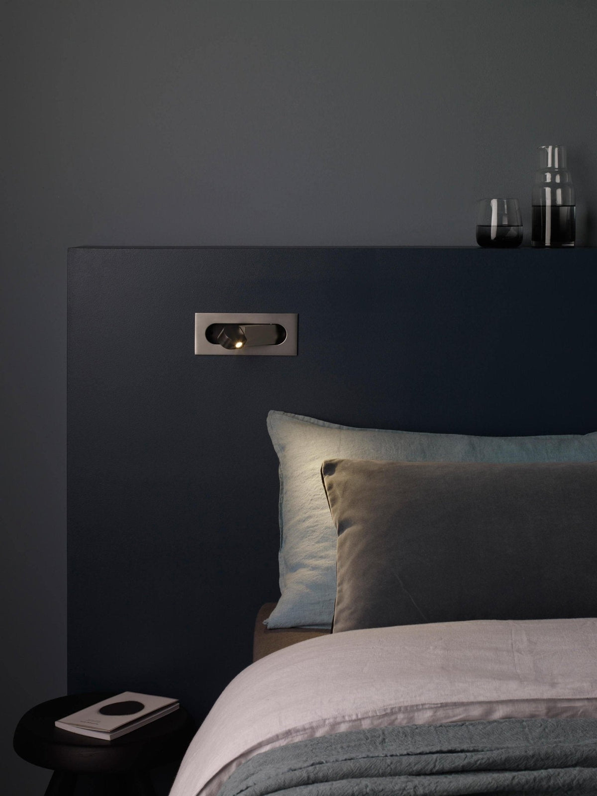 LED wall light with hidden switch – press to turn on, press to turn off – adjustable head for reading light beside the bed | Sansoti