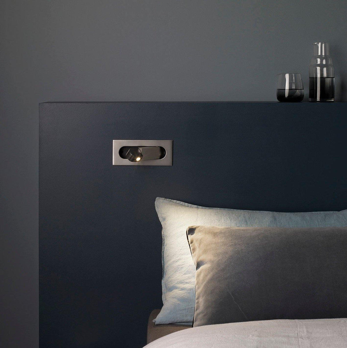 LED wall light with hidden switch – press to turn on, press to turn off – adjustable head for reading light beside the bed | Sansoti