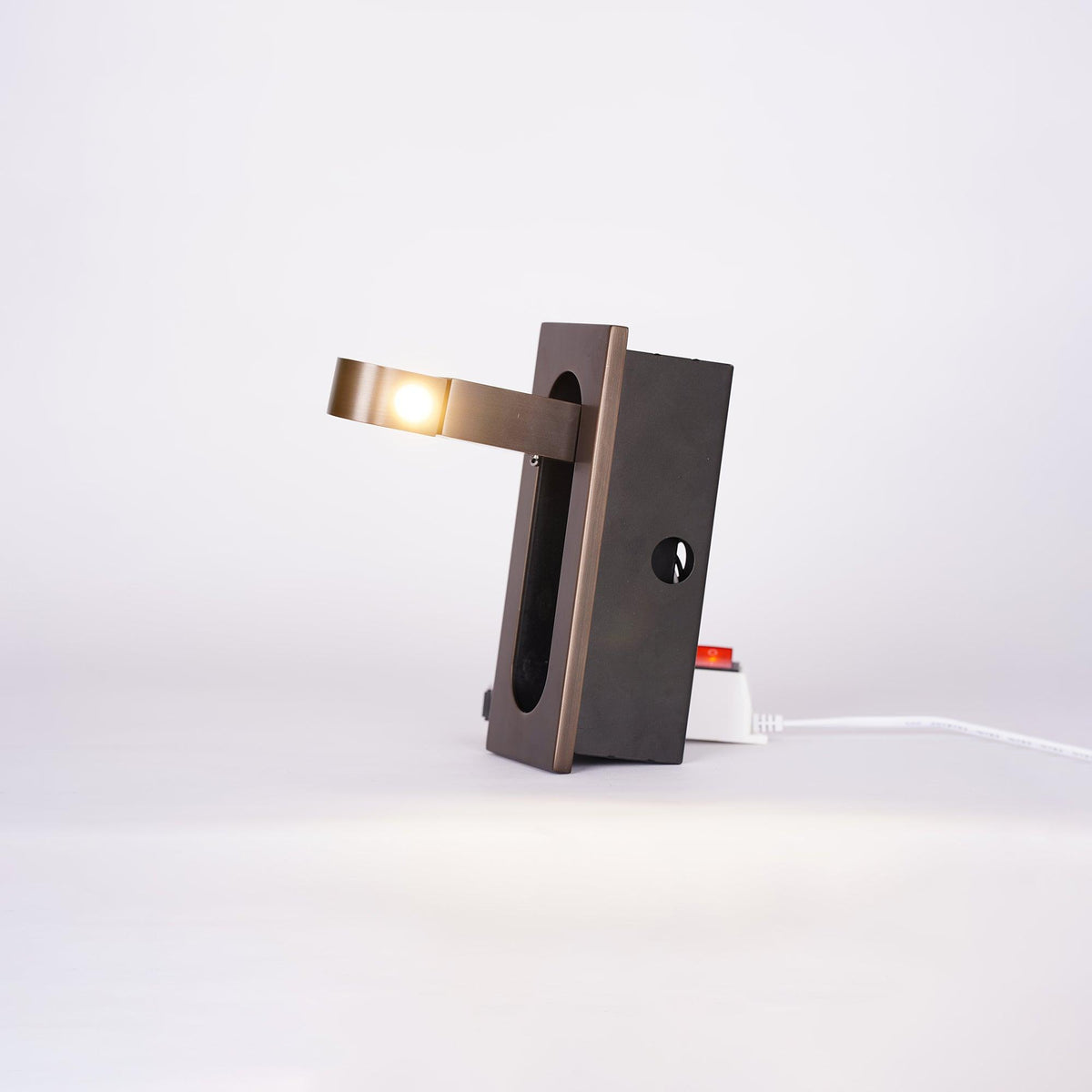 LED wall light with hidden switch – press to turn on, press to turn off – adjustable head for reading light beside the bed | Sansoti