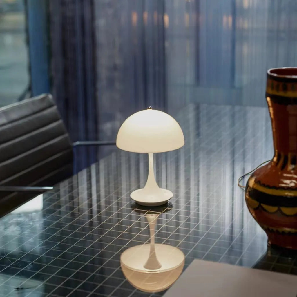 Lampe de table sans fil avec éclairage LED, rechargeable et design scandinave | Sansoti