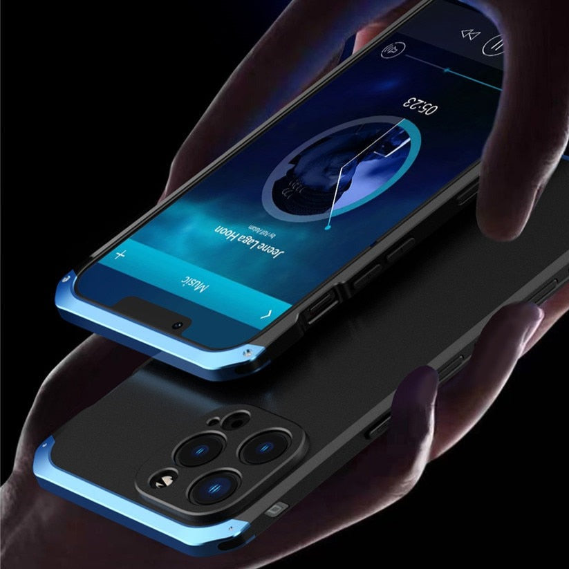 Metallische Panzerhülle für iPhone 14, 15 und 16 Pro Max, sturzsicher, mit Kameraschutz, fingerabdruckresistent und stoßfest | Sansoti