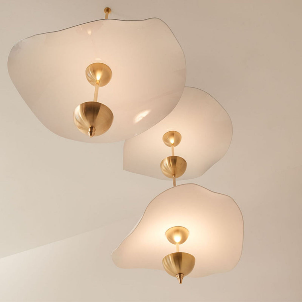 Doppelte Biscuit Hängeleuchte Weiß Gold Rund Opalweiß Acrylschirm Design Beleuchtung Dekorativ für Wohnzimmer Essbereich Schlafzimmer Modern Skandinavisches Interieur | Sansoti
