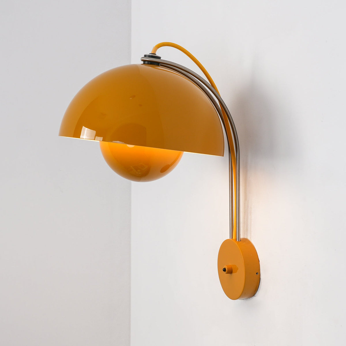 VP9 Wall Lamp — Double Dome Style Icon in 13 Colors — Dimmable E26/E27 — For Bedroom, Hallway, Reading Corner | Sansoti