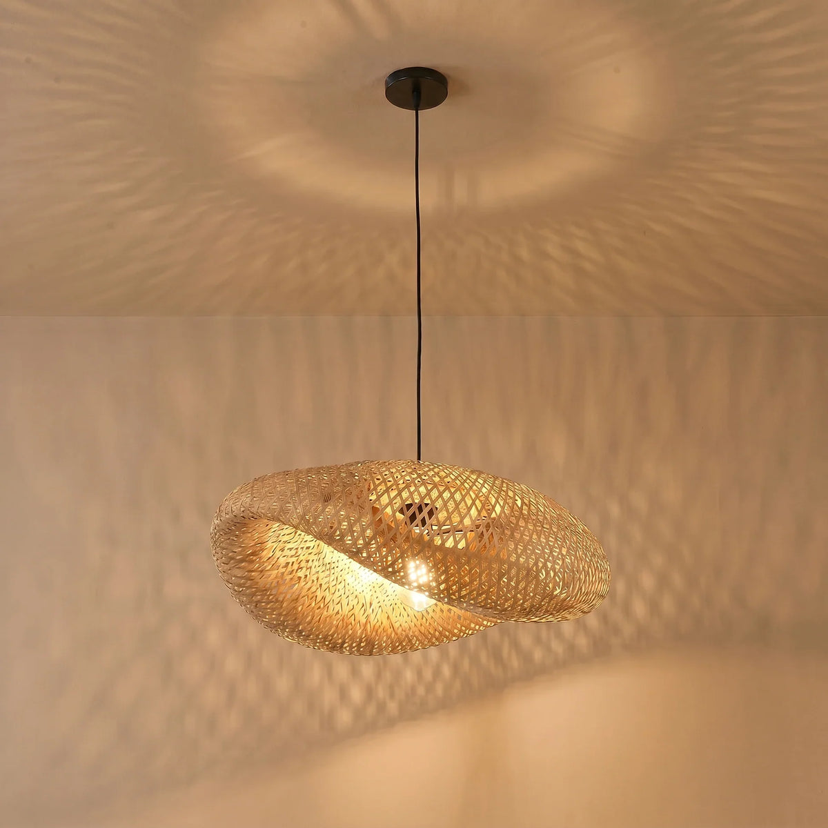 Geflochtene Bambus-Hängeleuchte E27 im skandinavischen Design für Esszimmer, Küche und Wohnzimmer, natürlich, Vintage und Boho | Sansoti