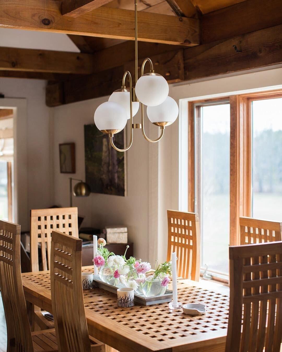 Lustre Col de Cygne Ø76 cm – Suspension 8 Lumières avec Boules en Verre Or/Noir | Sansoti