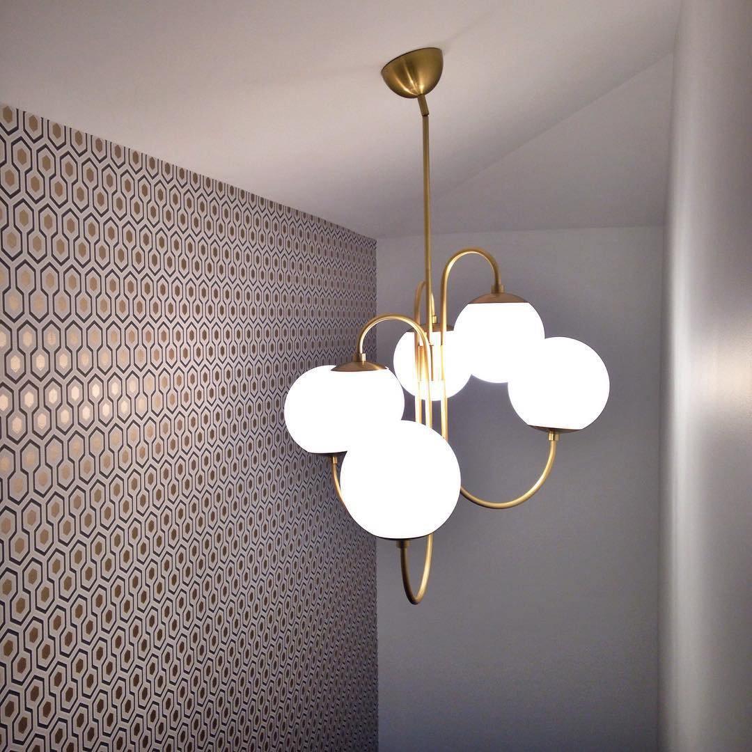 Lustre Col de Cygne Ø76 cm – Suspension 8 Lumières avec Boules en Verre Or/Noir | Sansoti