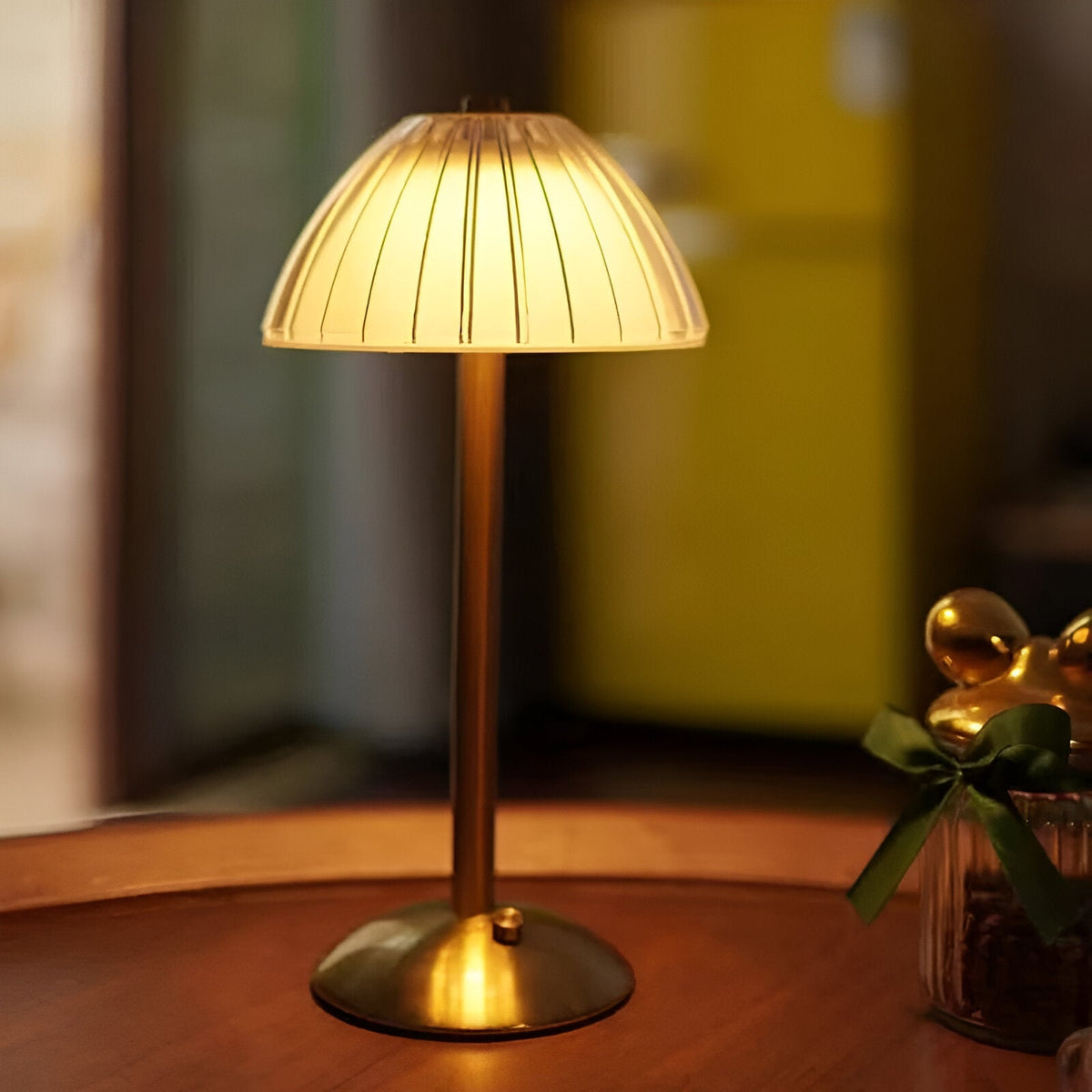 Wireless Vintage Table Lamp with Glass – Rechargeable Ambient Lighting for Living & Bedroom | Sansoti