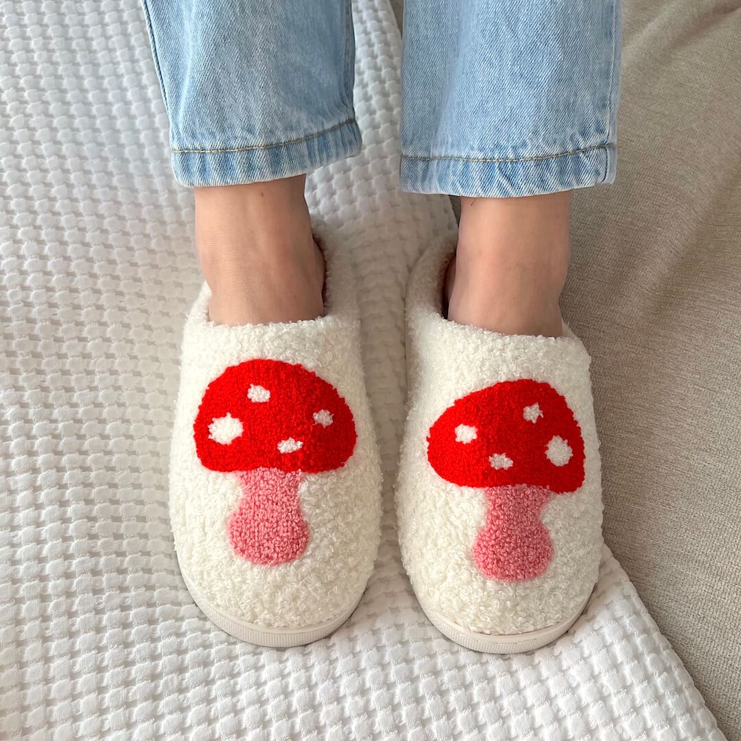 Pluche Pantoffels met Hartjesmotief - Warme Zachte Slippers voor Binnen - Gezellige Huisschoenen met Antislip Zool - Comfortabele Damesslippers Winter | Sansoti
