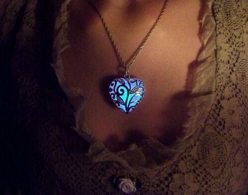 Glow-in-the-Dark Heart Necklace Night-Light Jewelry Phosphorescent Romantic Gift Adjustable Link Glow | Sansoti